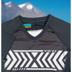 Yeti Cycles Enduro Short-Sleeve‎ Jersey - Women's M Stretch Wicking UPF 50+ EUC